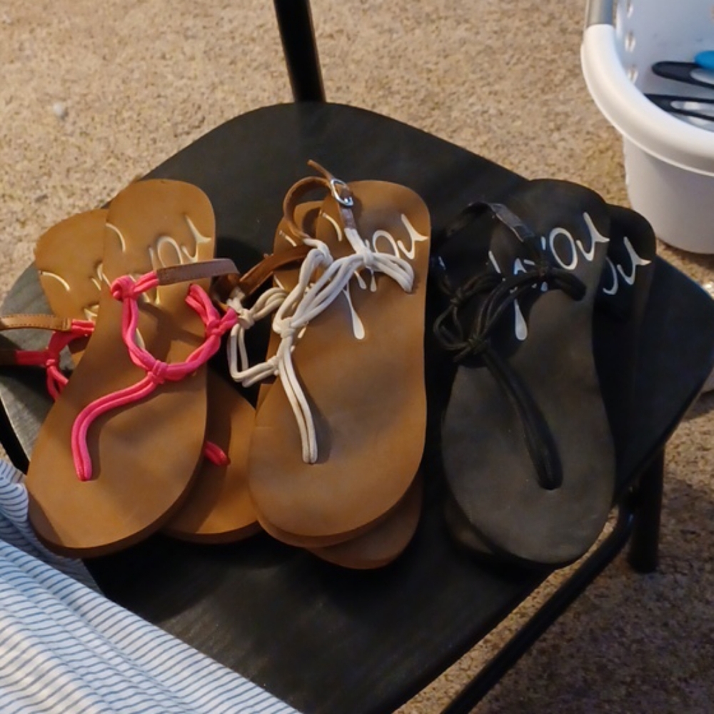Set of 3 Roxy sandals size 10